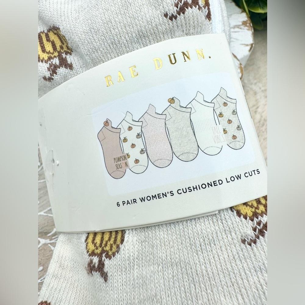 Rae Dunn Women’s 6 Pair Cushioned Low Cuts Socks in Pumpkin Patch Hello Fall NWT - Picture 4 of 6